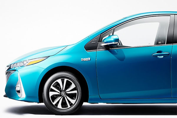 Toyota-Prius-Prime-Hybid-2